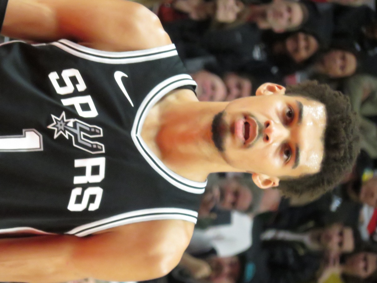 特雷·杨加盟马刺开启新篇章:与文班亚马组成NBA最强挡拆搭档的前景分析
